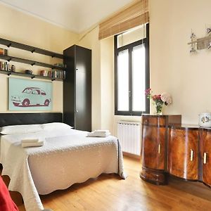 Studio met een King Size Bed